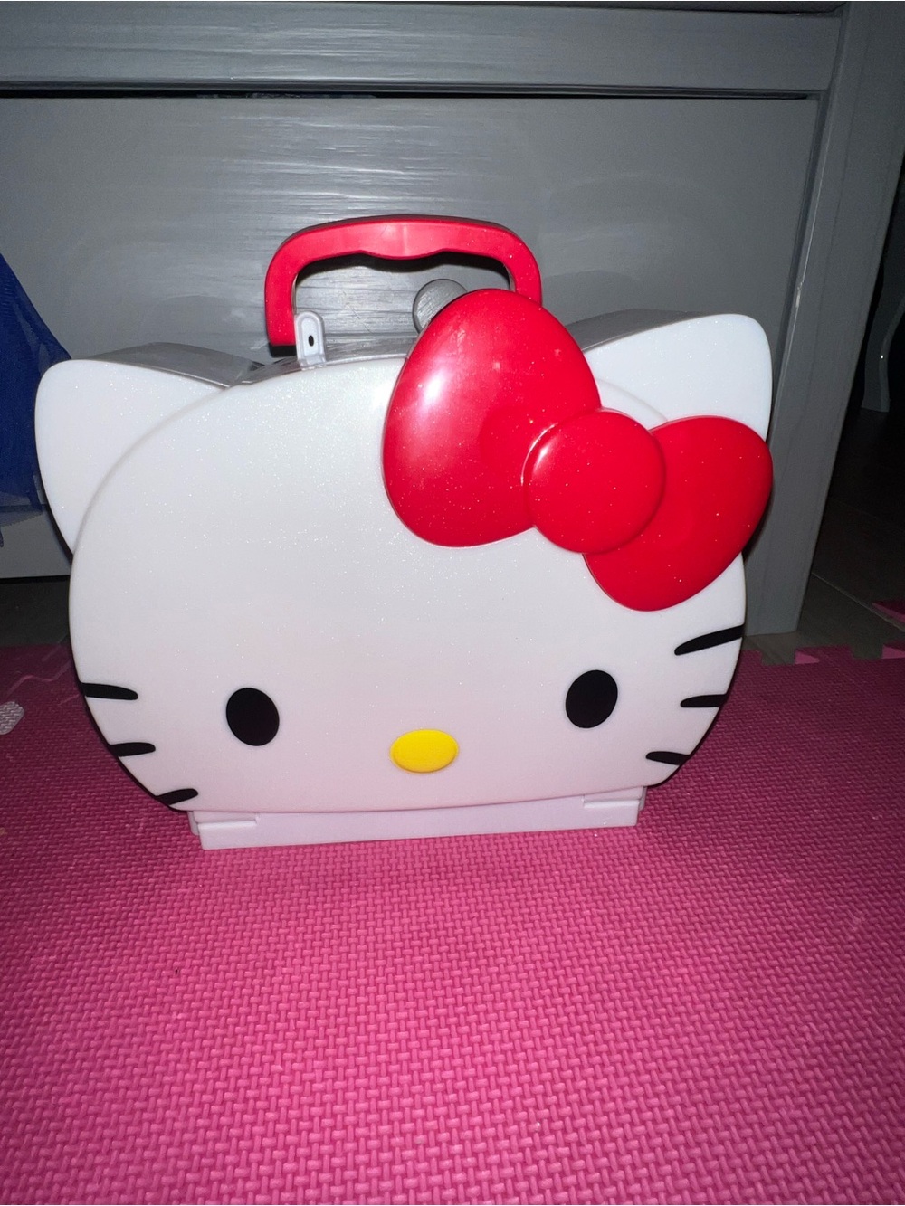 Hello Kitty Travel Carry Case with figurines included